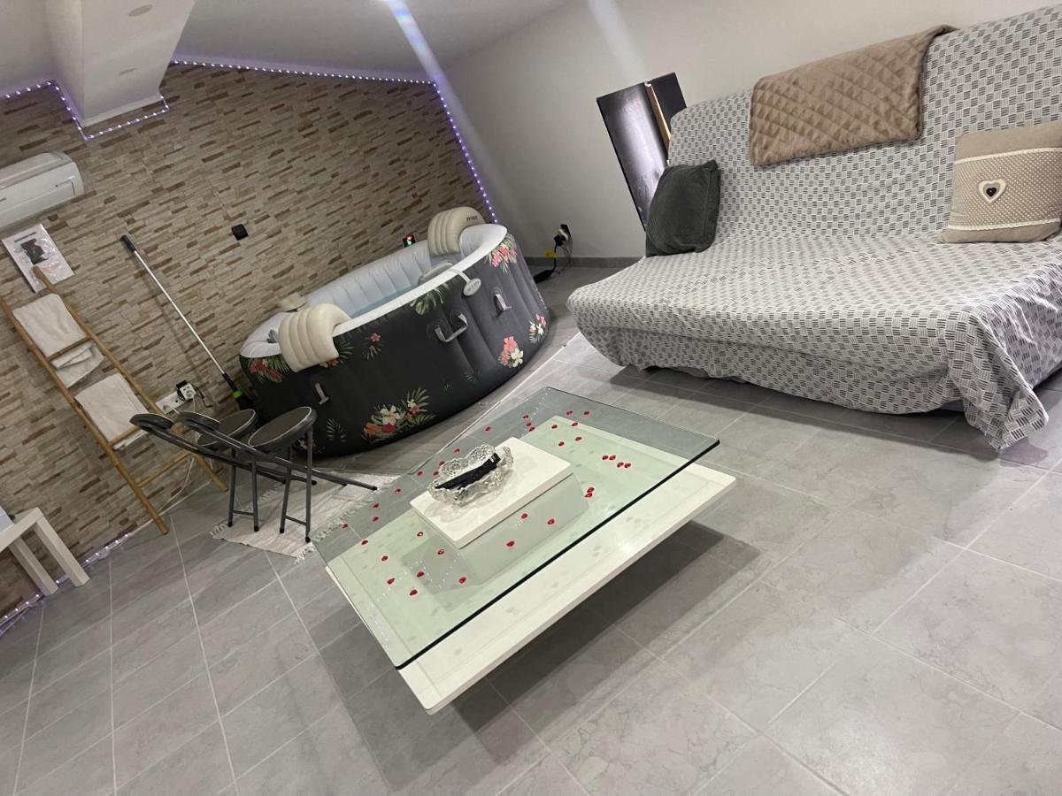Love'Room Trèbes 外观 照片